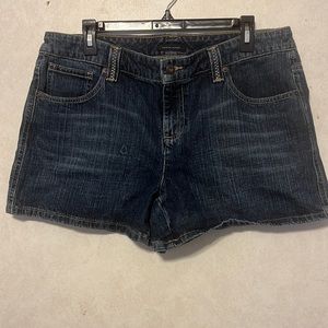 Tommy Hilfiger ladies denim shorts size 14.